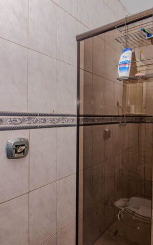 Casa à venda com 96m², 4 quartos e 1 vaga Casa à venda com 96m², 4 quartos e 1 vagaBanheiro da Suíte