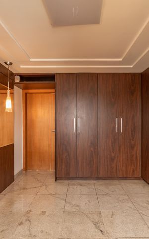 Apartamento à venda com 180m², 4 quartos e 4 vagas Apartamento à venda com 180m², 4 quartos e 4 vagasSuíte