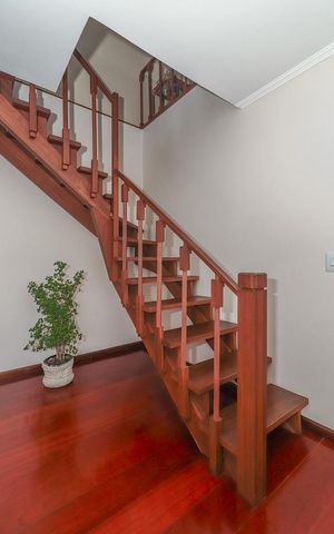 Apartamento à venda com 205m², 3 quartos e 3 vagasEscada