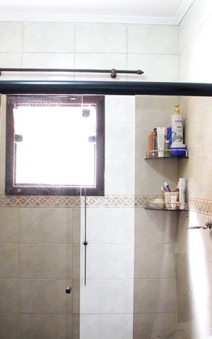 Casa para alugar com 220m², 3 quartos e 2 vagasBanheiro da Suíte 1