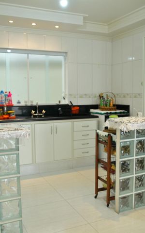 Casa à venda com 192m², 3 quartos e 3 vagasCozinha