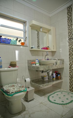 Casa à venda com 192m², 3 quartos e 3 vagasBanheiro Social