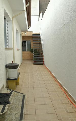 Casa à venda com 192m², 3 quartos e 3 vagasCorredor externo