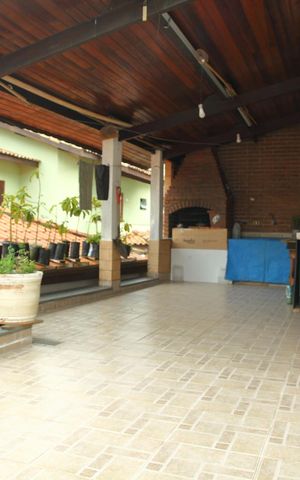 Casa à venda com 192m², 3 quartos e 3 vagasÁrea Externa