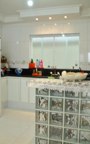 Casa à venda com 192m², 3 quartos e 3 vagasCozinha