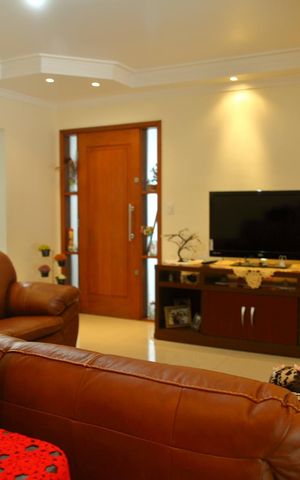 Casa à venda com 192m², 3 quartos e 3 vagasSala