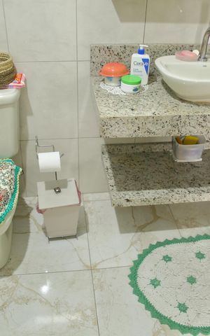Casa à venda com 192m², 3 quartos e 3 vagasBanheiro Social