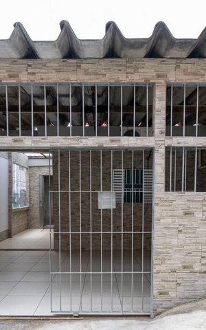 Casa à venda com 130m², 2 quartos e 1 vaga Casa à venda com 130m², 2 quartos e 1 vagaFachada da Casa