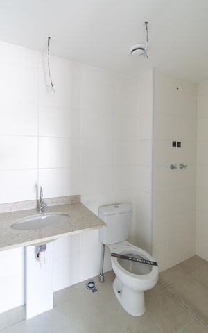 Apartamento à venda com 81m², 3 quartos e 1 vaga Apartamento à venda com 81m², 3 quartos e 1 vagaBanheiro Social