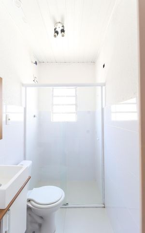 Casa para alugar com 80m², 2 quartos e 1 vaga Casa para alugar com 80m², 2 quartos e 1 vagaBanheiro