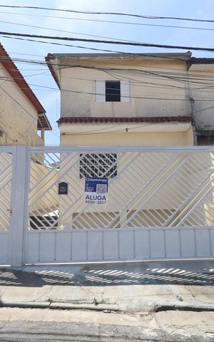 Casa para alugar com 80m², 2 quartos e 1 vaga Casa para alugar com 80m², 2 quartos e 1 vagaFachada