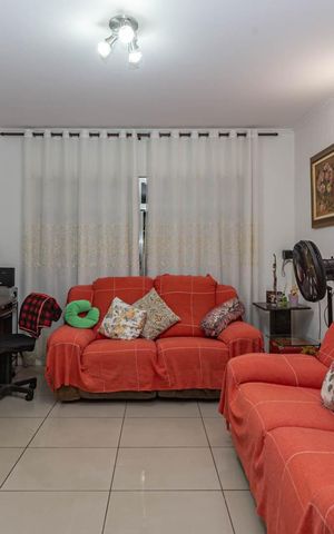 Casa à venda com 135m², 3 quartos e 2 vagasSala