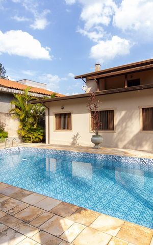Casa de condomínio à venda com 402m², 3 quartos e 4 vagas Casa de condomínio à venda com 402m², 3 quartos e 4 vagasÁrea comum
