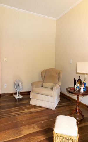 Casa de condomínio à venda com 402m², 3 quartos e 4 vagas Casa de condomínio à venda com 402m², 3 quartos e 4 vagasQuarto 1
