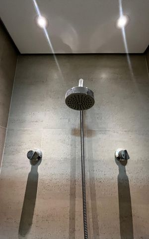 Apartamento à venda com 70m², 2 quartos e 2 vagas Apartamento à venda com 70m², 2 quartos e 2 vagasBanheiro da Suíte