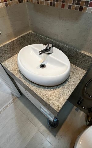 Apartamento à venda com 70m², 2 quartos e 2 vagas Apartamento à venda com 70m², 2 quartos e 2 vagasBanheiro da Suíte