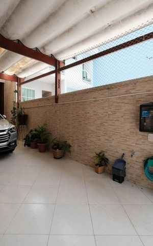 Casa à venda com 84m², 3 quartos e 2 vagasGaragem