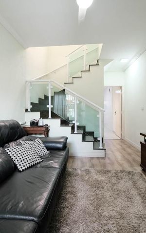 Casa à venda com 84m², 3 quartos e 2 vagasSala