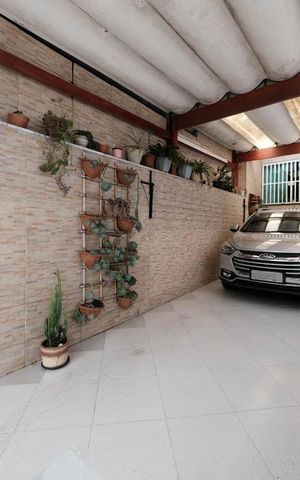 Casa à venda com 84m², 3 quartos e 2 vagasGaragem