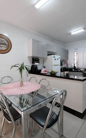 Casa à venda com 84m², 3 quartos e 2 vagasCozinha