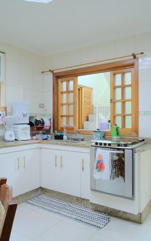 Casa à venda com 221m², 3 quartos e 2 vagasCasa 1 - Cozinha