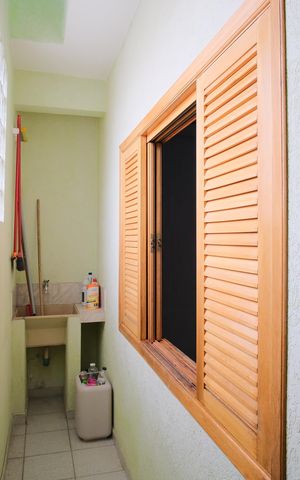 Casa à venda com 221m², 3 quartos e 2 vagasCasa 1 - Área de Serviço