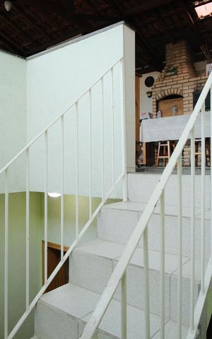 Casa à venda com 221m², 3 quartos e 2 vagasEscada