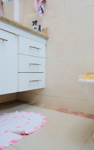 Casa à venda com 221m², 3 quartos e 2 vagasCasa 1 - Banheiro da Suíte