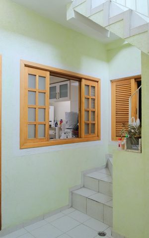 Casa à venda com 221m², 3 quartos e 2 vagasHall