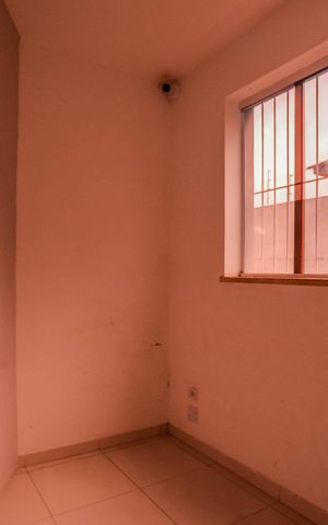 Casa à venda com 244m², 3 quartos e sem vaga Casa à venda com 244m², 3 quartos e sem vagaEscritório