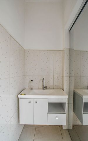 Casa à venda com 244m², 3 quartos e sem vaga Casa à venda com 244m², 3 quartos e sem vagaLavabo