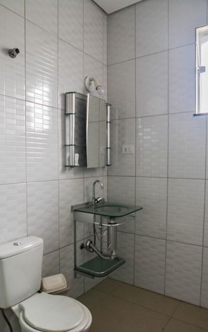 Casa à venda com 244m², 3 quartos e sem vaga Casa à venda com 244m², 3 quartos e sem vagaBanheiro Social