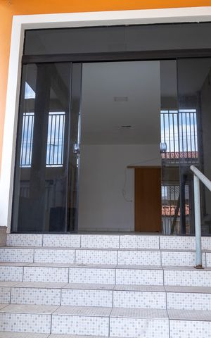Casa à venda com 250m², 5 quartos e 2 vagas Casa à venda com 250m², 5 quartos e 2 vagasEntrada Casa 1