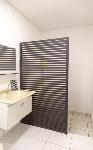 Casa à venda com 250m², 5 quartos e 2 vagas Casa à venda com 250m², 5 quartos e 2 vagasBanheiro do Quarto 1 - Casa 1