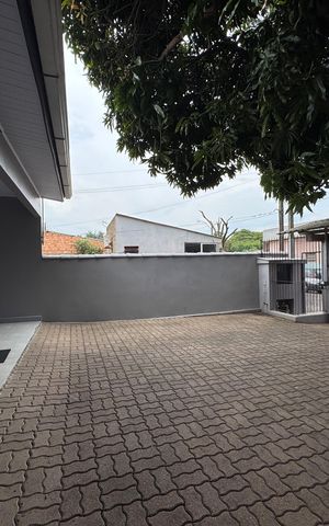 Casa à venda com 225m², 3 quartos e 1 vaga