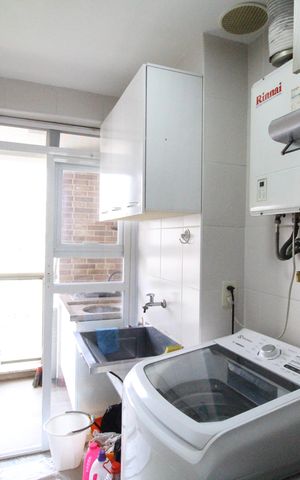 Apartamento à venda com 78m², 2 quartos e 2 vagasÁrea de serviço