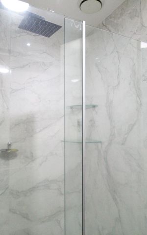 Apartamento à venda com 78m², 2 quartos e 2 vagasBanheiro da suíte