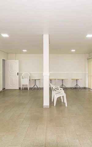 Apartamento à venda com 100m², 3 quartos e 2 vagas Apartamento à venda com 100m², 3 quartos e 2 vagasSalão de Festas