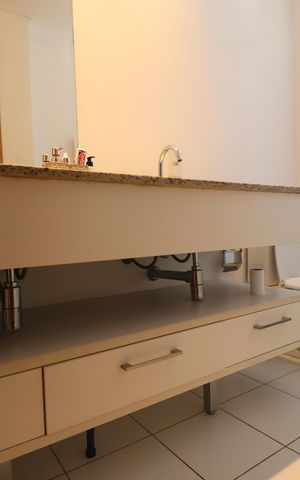 Apartamento à venda com 92m², 2 quartos e 2 vagasBanheiro Quarto 1 suíte