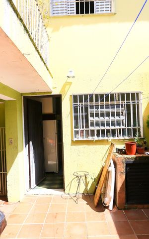 Casa à venda com 155m², 3 quartos e 2 vagas Casa à venda com 155m², 3 quartos e 2 vagasÁrea de Serviço
