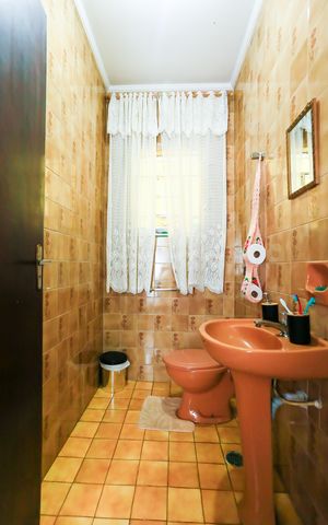 Casa à venda com 155m², 3 quartos e 2 vagas Casa à venda com 155m², 3 quartos e 2 vagasLavabo