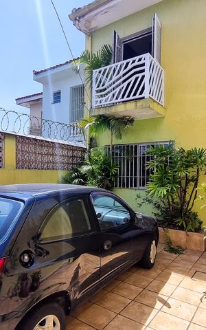Casa à venda com 155m², 3 quartos e 2 vagas Casa à venda com 155m², 3 quartos e 2 vagasGaragem