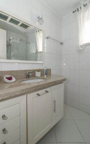 Apartamento à venda com 189m², 3 quartos e 2 vagasBanheiro Social