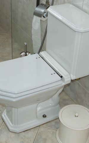 Casa de condomínio para alugar com 360m², 5 quartos e 6 vagasBanheiro da Suíte 4