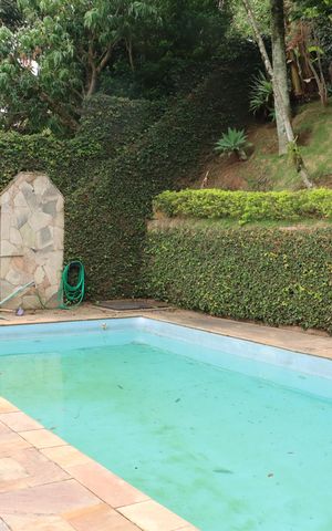 Casa de condomínio para alugar com 360m², 5 quartos e 6 vagasÁrea Externa
