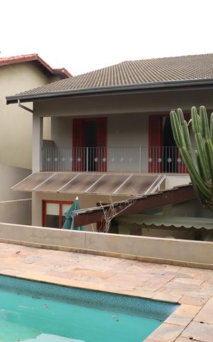 Casa de condomínio para alugar com 360m², 5 quartos e 6 vagasÁrea Externa