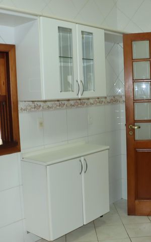 Casa de condomínio para alugar com 360m², 5 quartos e 6 vagasCozinha