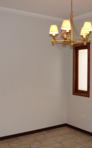 Casa de condomínio para alugar com 360m², 5 quartos e 6 vagasSala