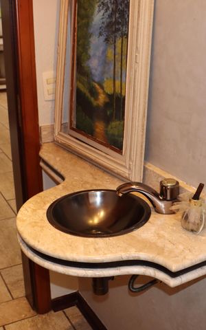 Casa de condomínio para alugar com 360m², 5 quartos e 6 vagasLavabo