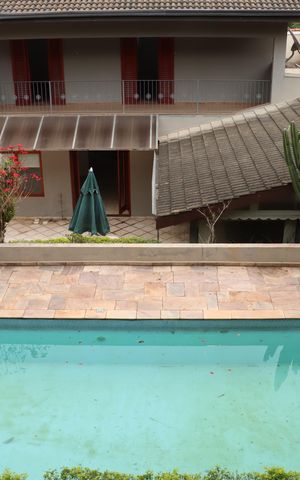 Casa de condomínio para alugar com 360m², 5 quartos e 6 vagasÁrea Externa